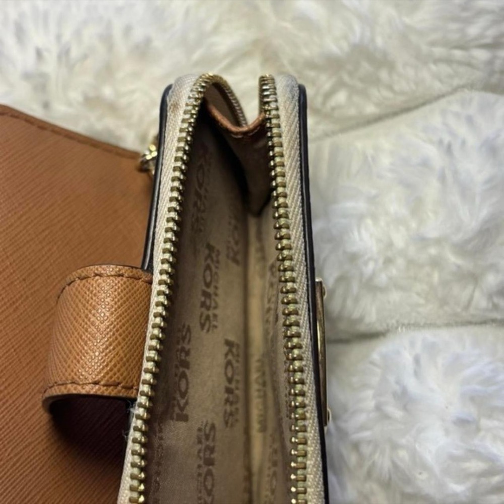 MK mini Wallet - Picture 6 of 7